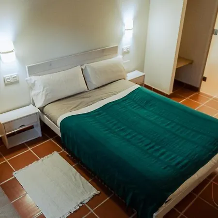 Rural Encinas Hotel 2*